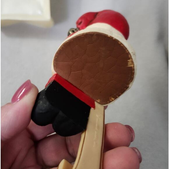 Vintage 1984 Hallmark Stocking Holder Santa List Mantel Christmas Decor - Picture 4 of 11